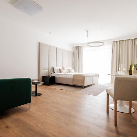 Adele Apartments Печ Екстериор снимка