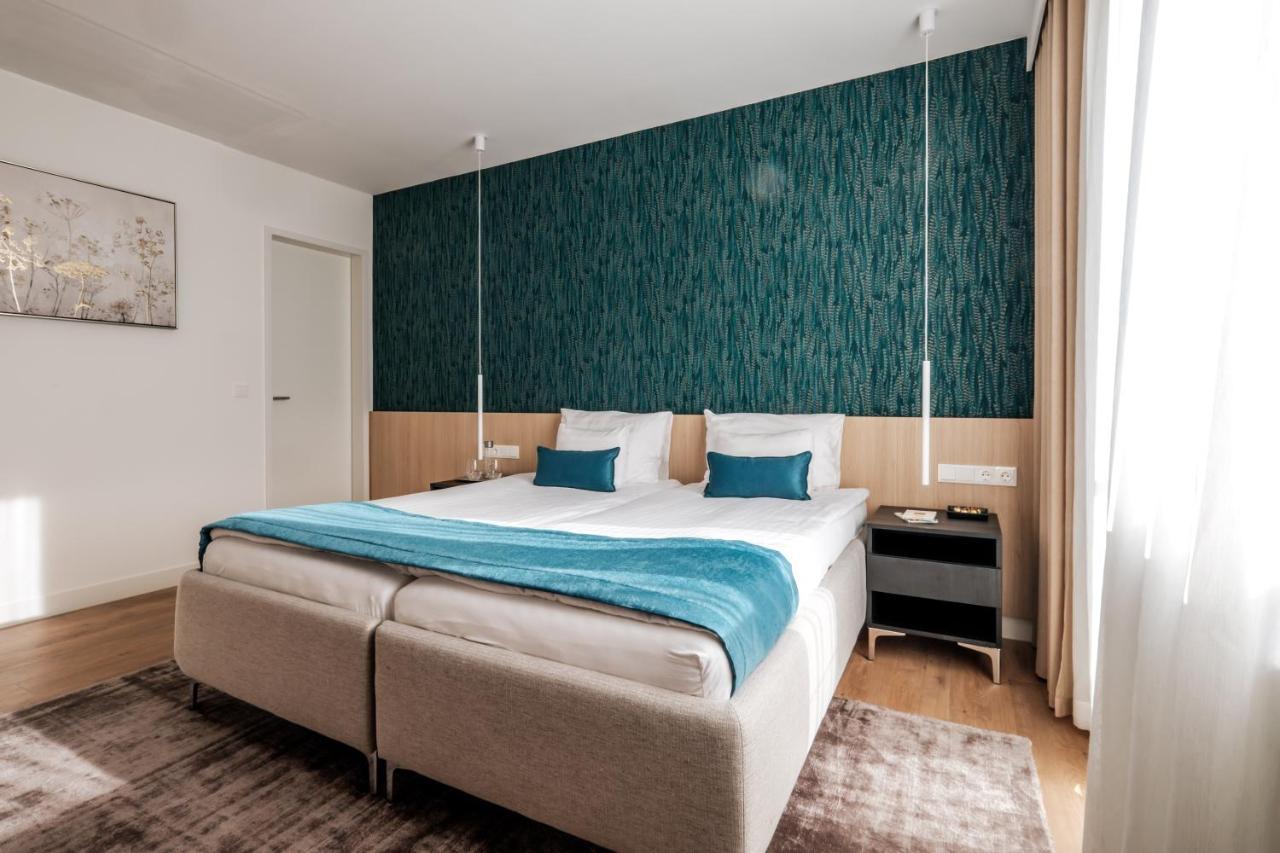 Adele Apartments Печ Екстериор снимка