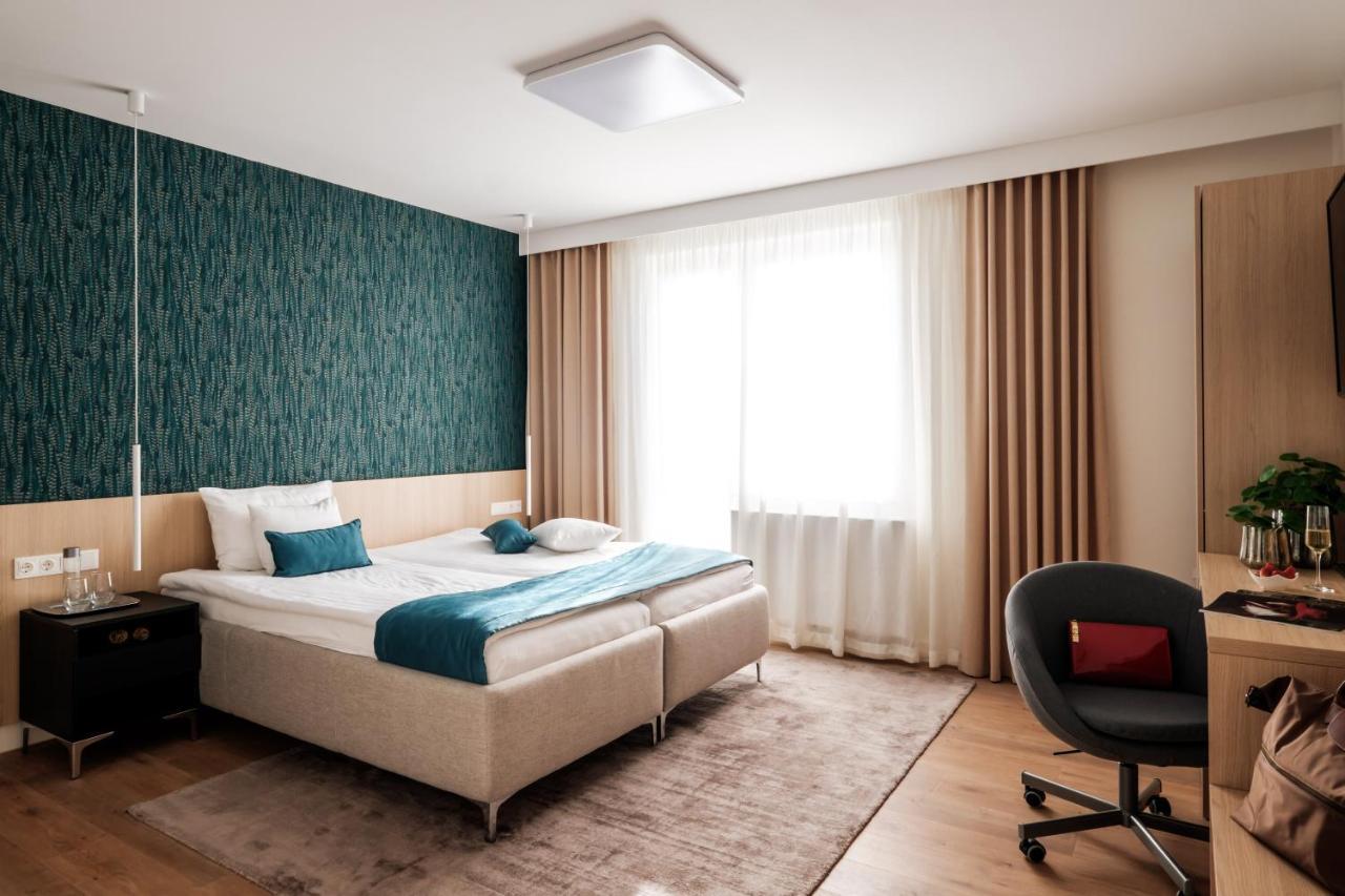 Adele Apartments Печ Екстериор снимка
