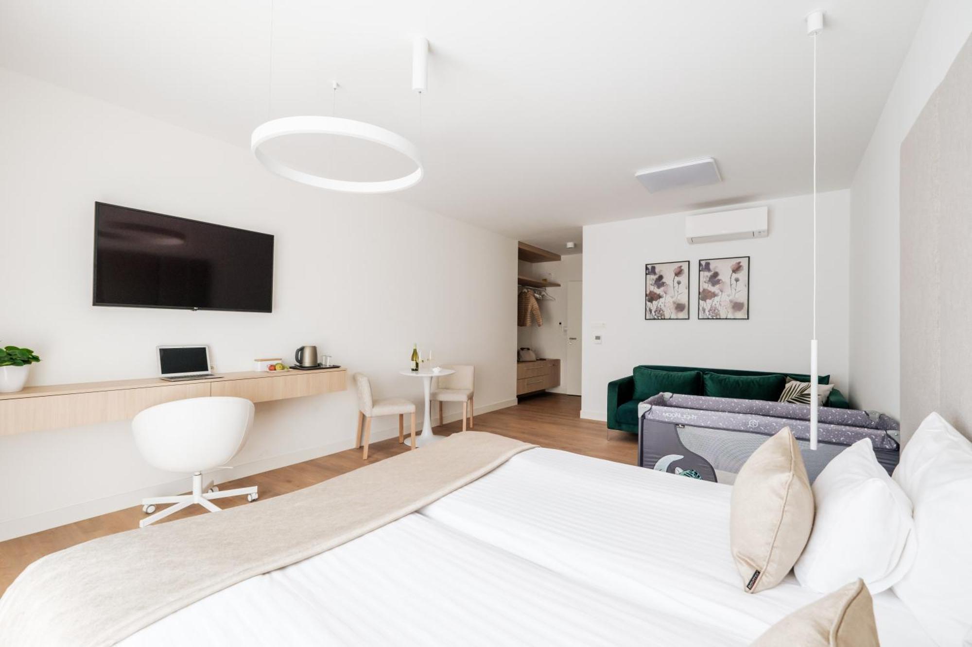 Adele Apartments Печ Екстериор снимка