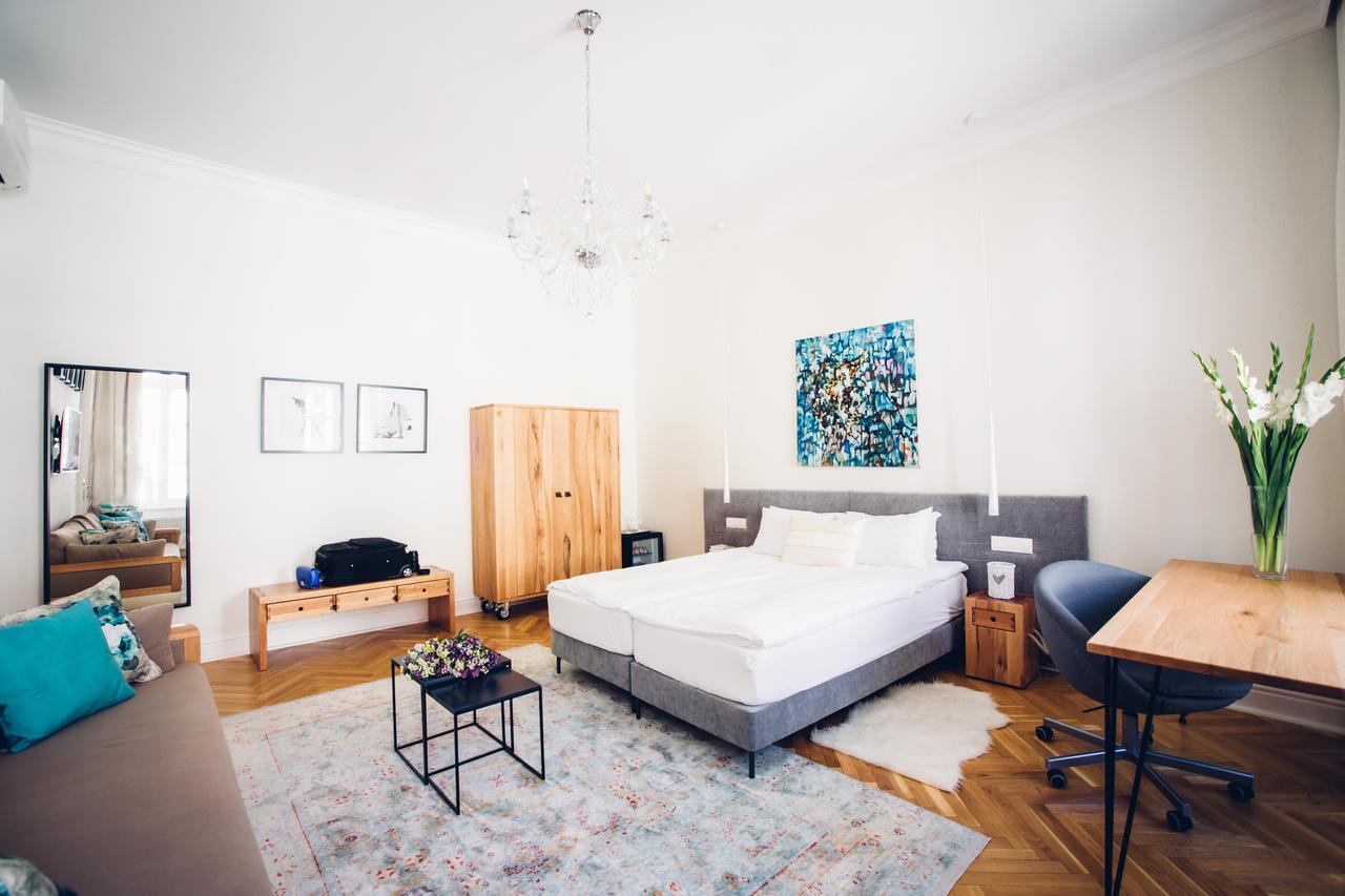 Adele Apartments Печ Екстериор снимка