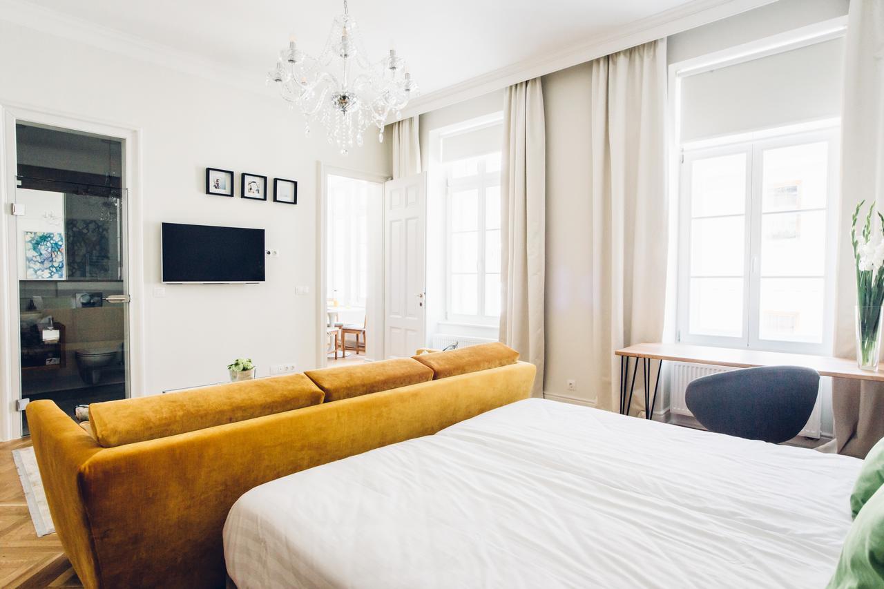 Adele Apartments Печ Екстериор снимка